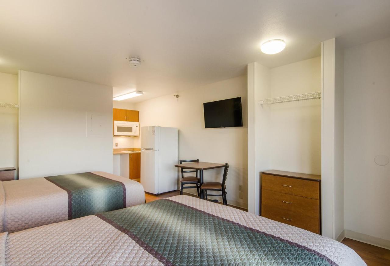 Studio with Two Double Beds Non-Smoking