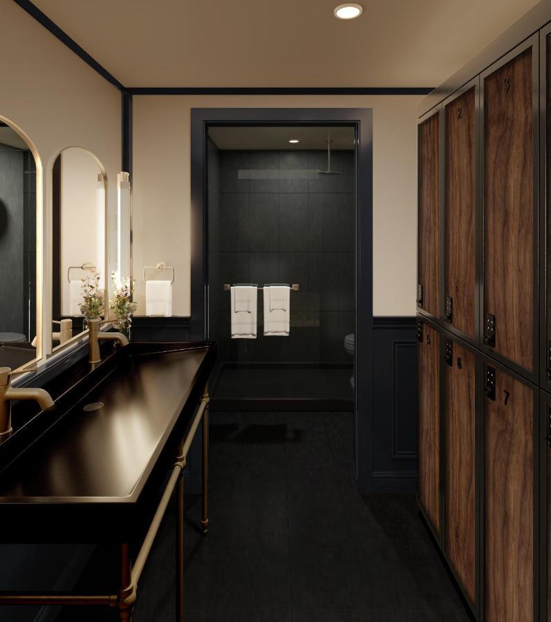 Suite | King + twin bunk