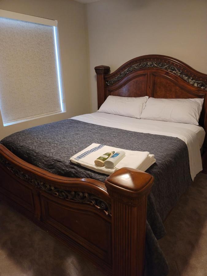 Deluxe Double Room (2 Adults + 1 Child)