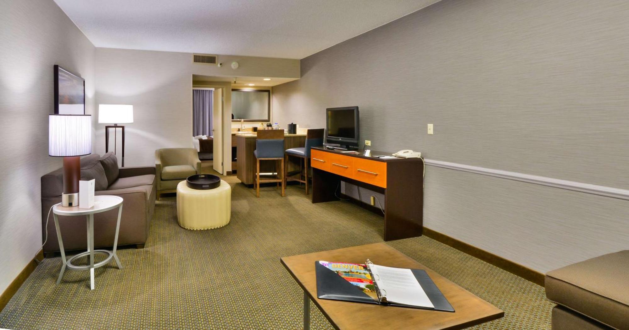 Corner King Suite