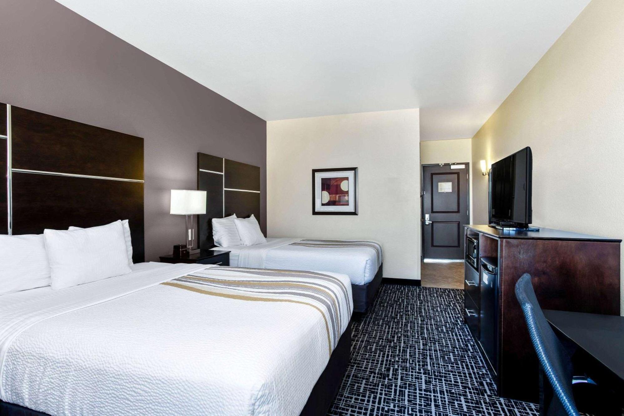 Queen Room Two Queen Beds Non-Smoking
