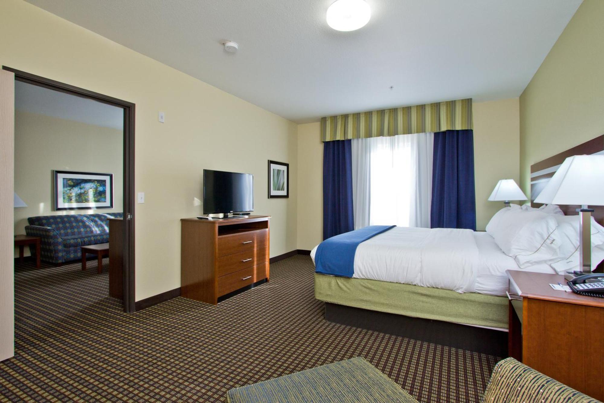 One-Bedroom Suite,1281768580:JPEG
