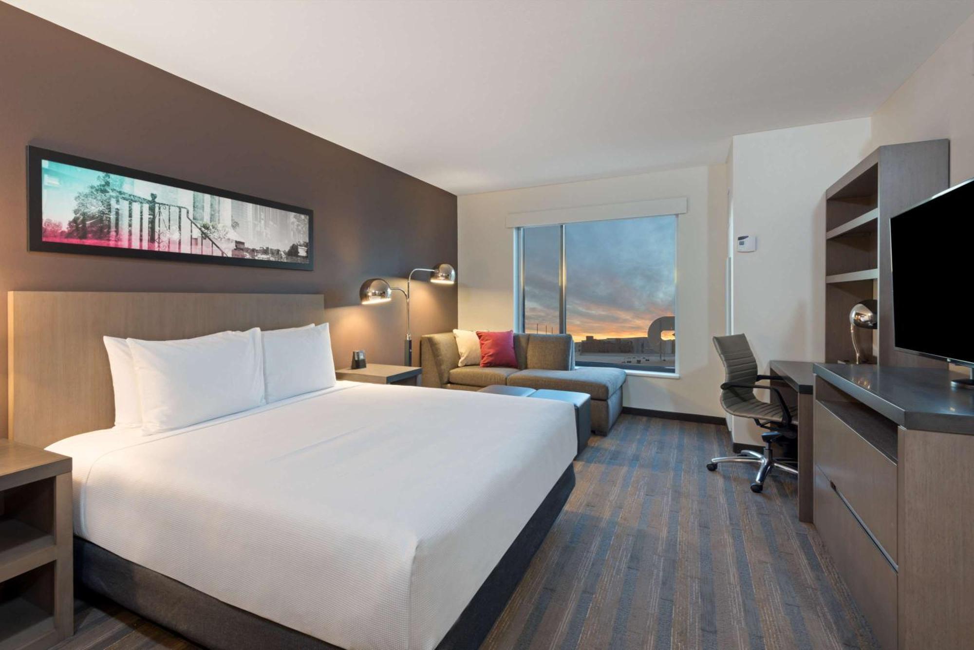 King Room with Accessible Tub - Disability Access