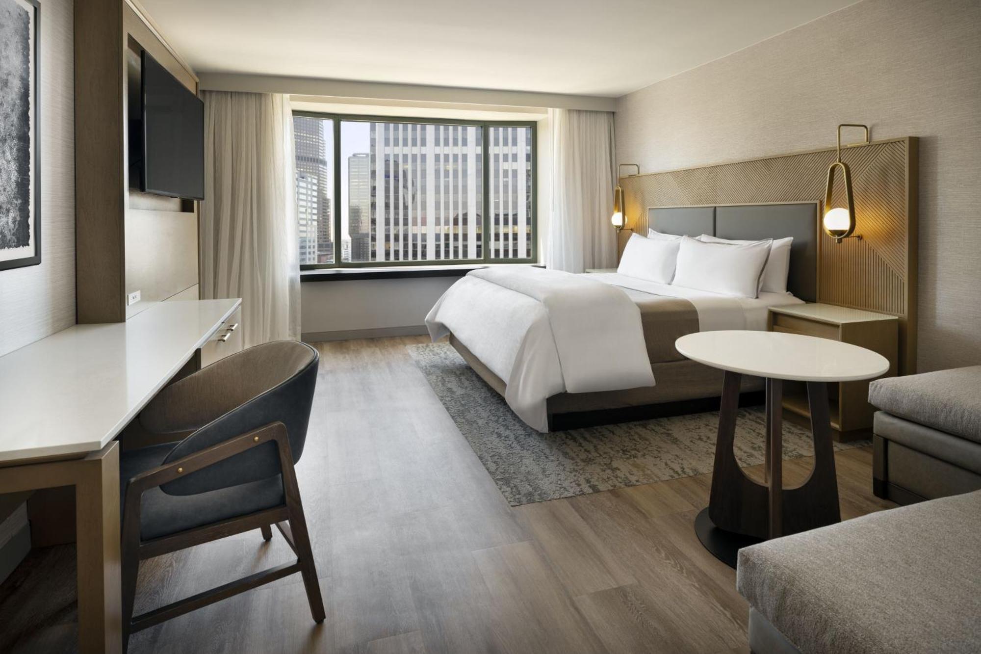 Deluxe King Room City View