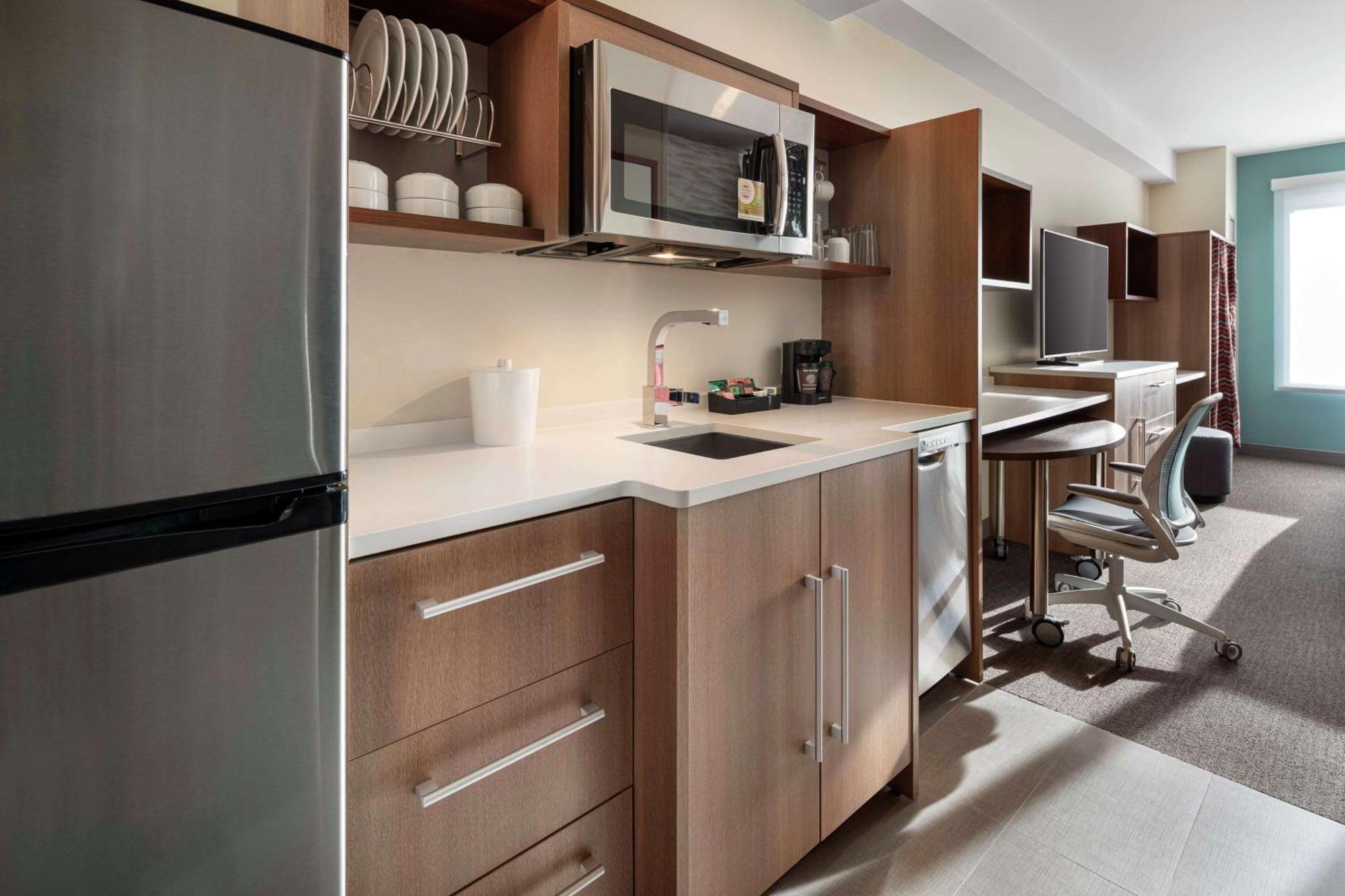 King Studio Suite with City View