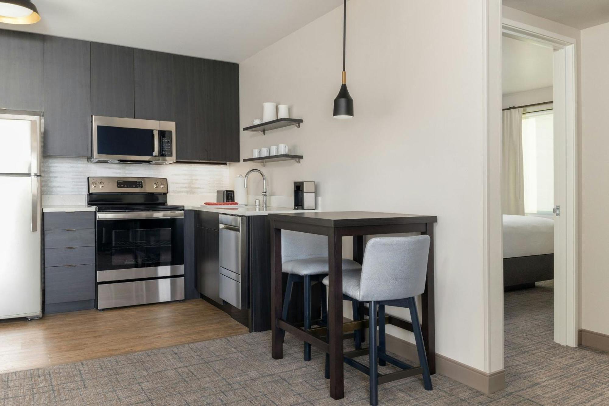 One-Bedroom King Suite