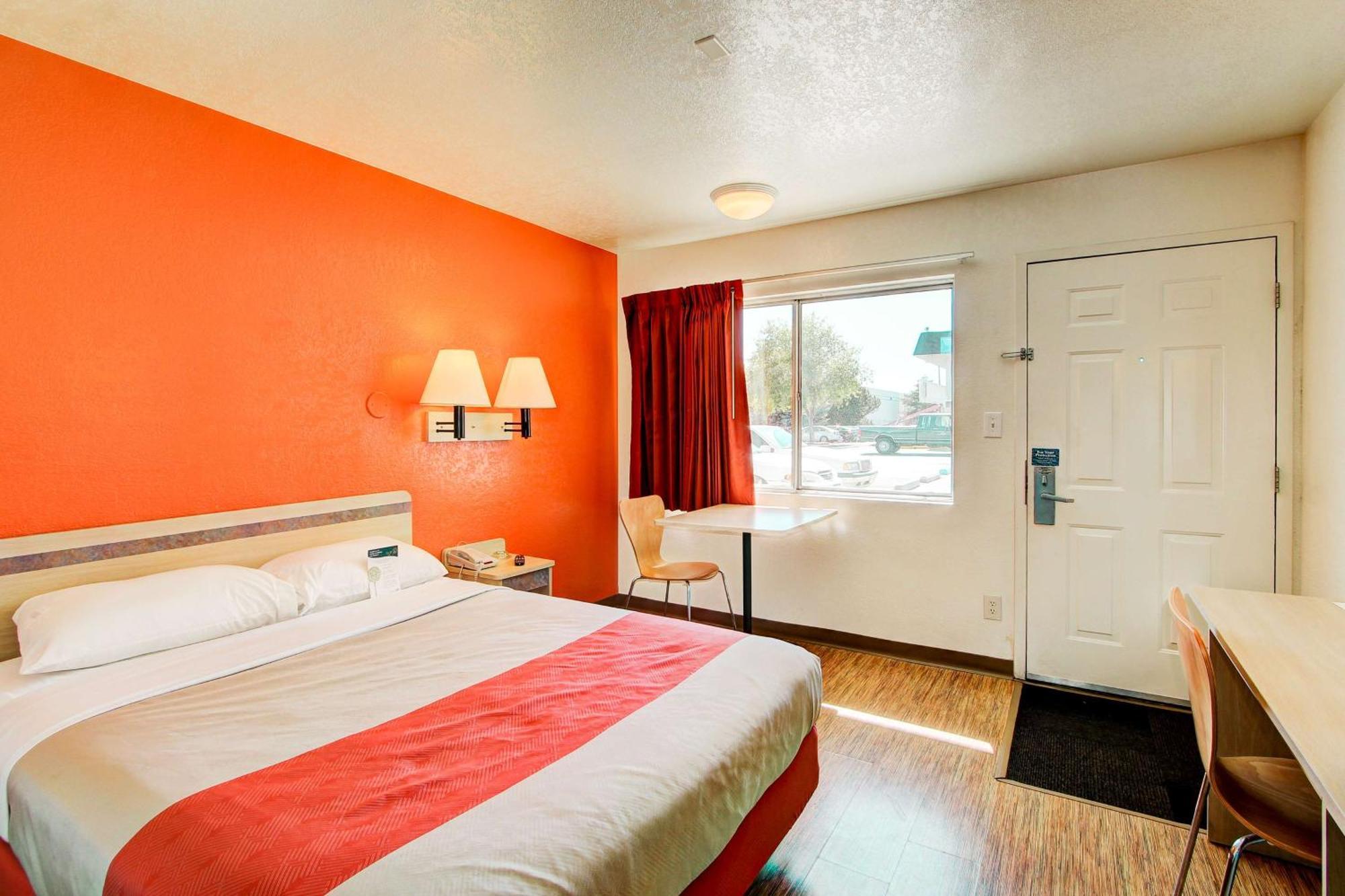 Queen Room - Disability Access
