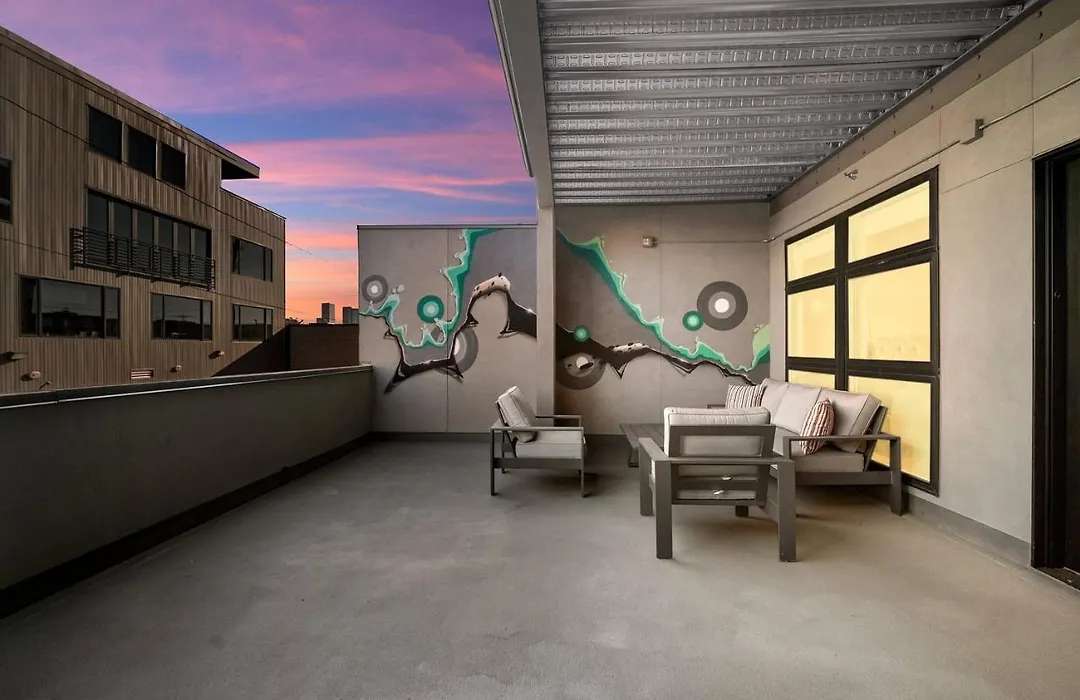 Rino Art Lofts - Stunning Colorful Modern Design-1