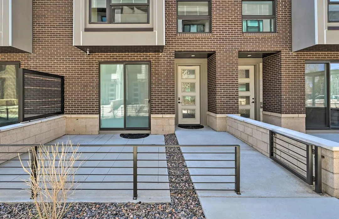 Denver Townhome With Rooftop Deck Walk To Lake-1