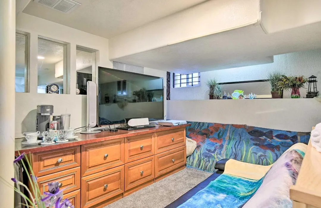 Steps To City Park + Restaurants: Denver Studio-1