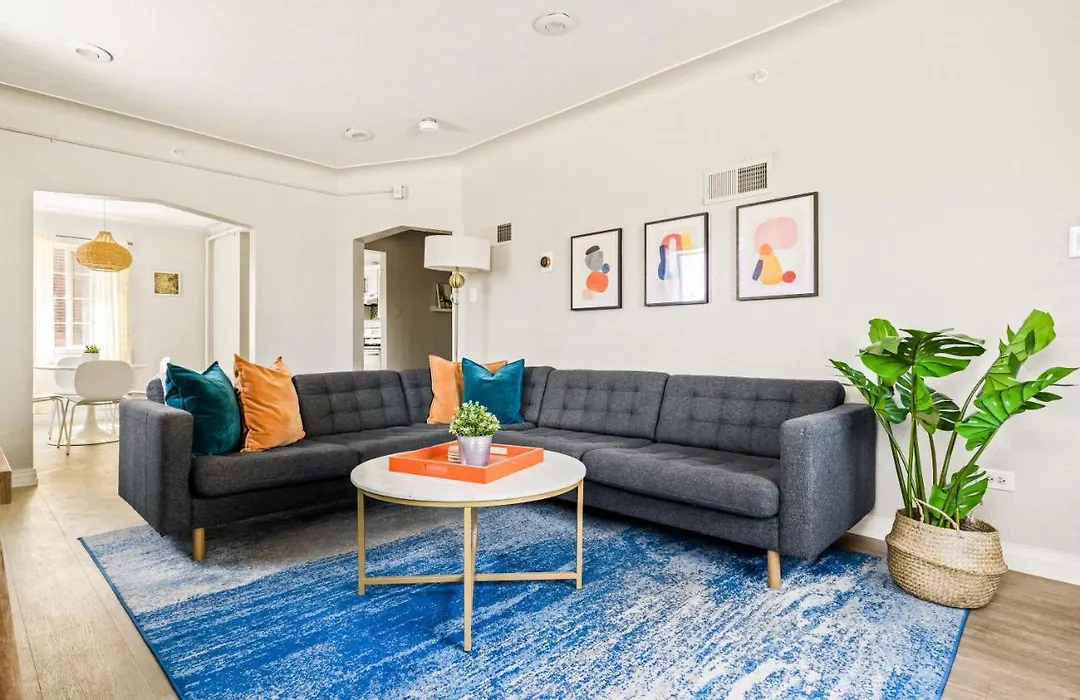 Stylish City Retreat - King Beds - Walk To Sloans Lake-1
