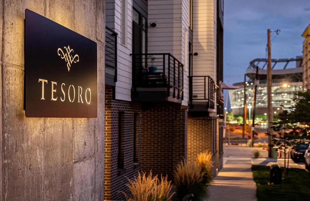 Luxurious Escape - Walk To Empower Field - Tesoro-1