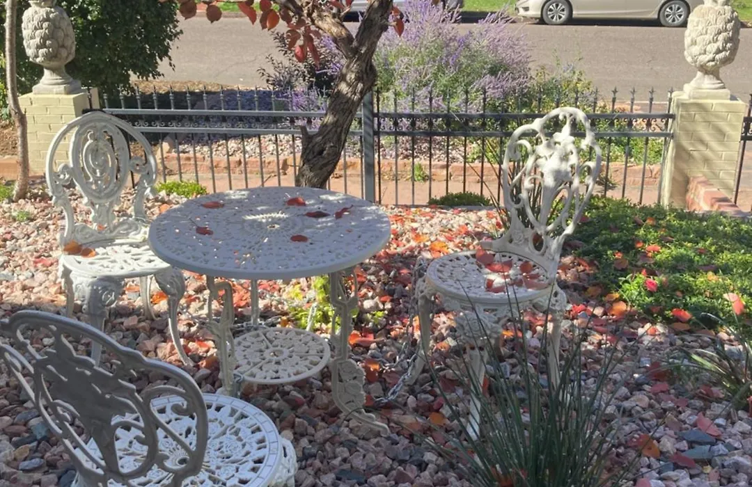 Pineapple House, Spacious 1St Floor Apartment! City Center! 96 Walk Score! Free Parking!-1