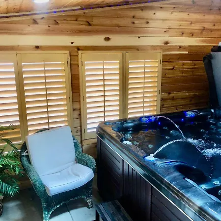 Blue Bear Den 3Br 2Ba Dtc Private Apt Hot Tub-3