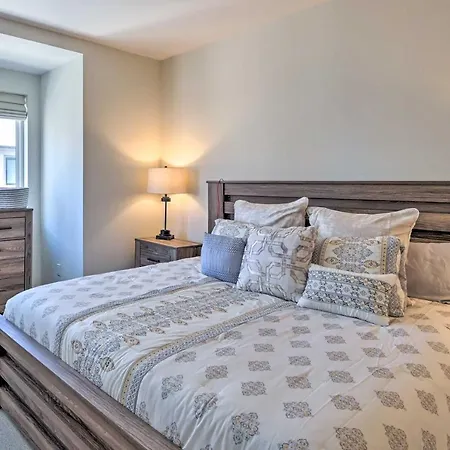 Denver Townhome With Rooftop Deck Walk To Lake-3