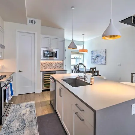Denver Townhome With Rooftop Deck Walk To Lake-2