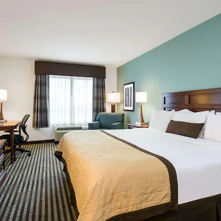 Baymont By Wyndham Denver International Airport-3