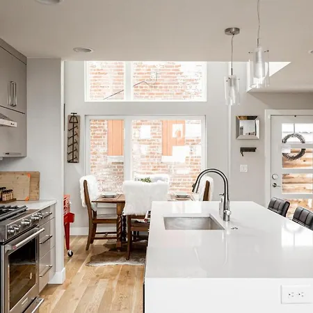 Contemporary Zen Townhome With A View - Wash Park-2
