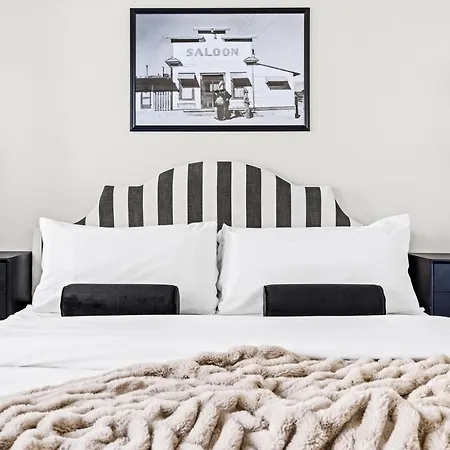 New Stylish Sanctuary - King Beds - Sloans Lake-3