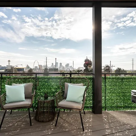 Contemporary Condo - Grill - Balcony - Tesoro-2