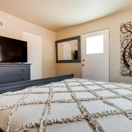 3 Mi To Denver Zoo Cherry Creek Duplex!-2