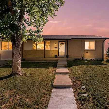 New: Tulum Oasis In Denver W/ Hot Tub & Games-2