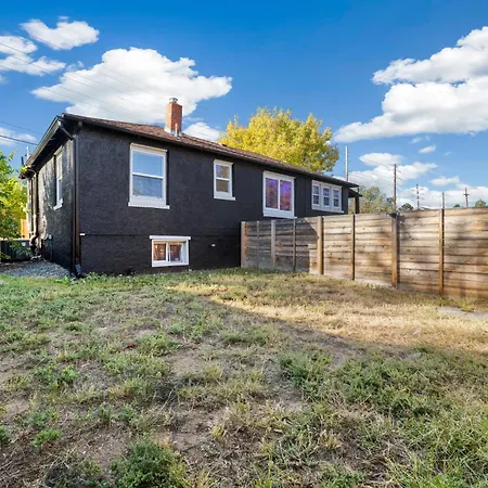 Peaceful Home W/ 4Br, Big Yard And Amazing Art-2