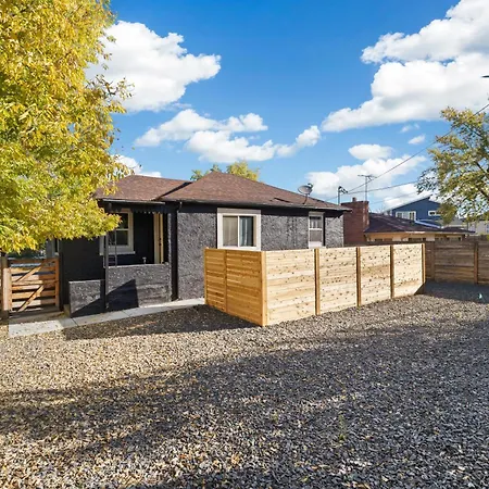 Peaceful Home W/ 4Br, Big Yard And Amazing Art-3