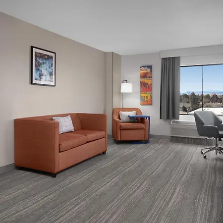 Hampton Inn & Suites Denver-Cherry Creek-3