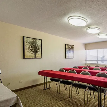 Quality Inn & Suites Denver Stapleton-3